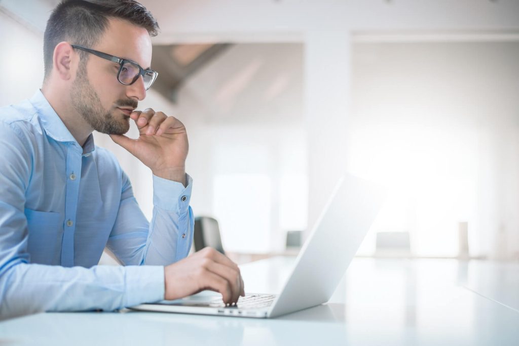 Fordeler og ulemper med dedikert hosting 